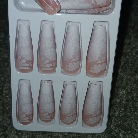 Press on Nails Pink and White Nails  NEW - Picture 5 of 5